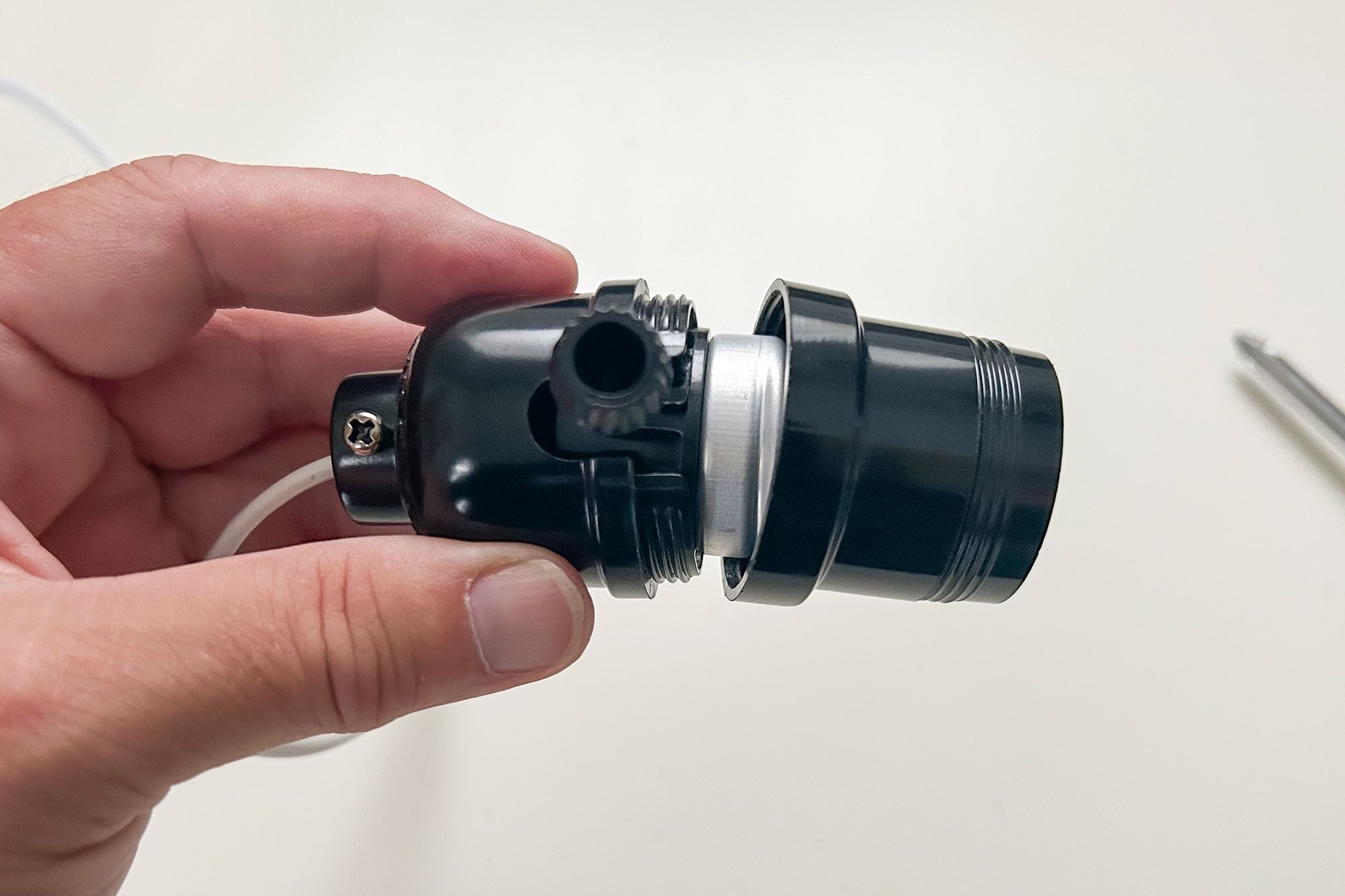 reassembling Lamp Socket, How To Wire A Light Socket In A Lamp Ally Childress For Family Handyman Lamp Socket Screw Back Together Ksedit