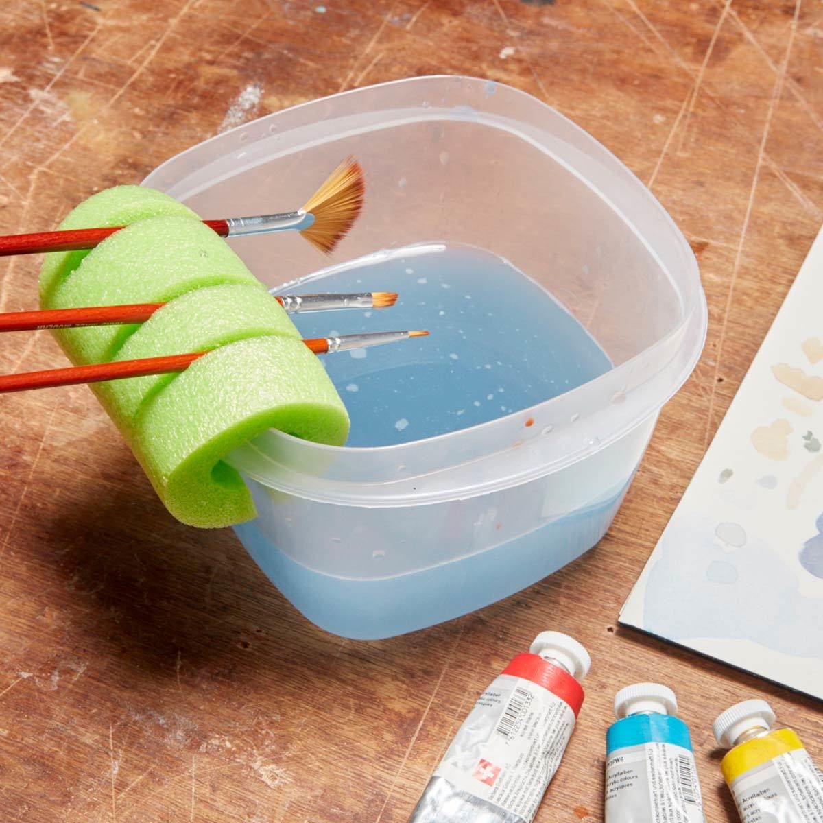 Nifty Paintbrush Holder