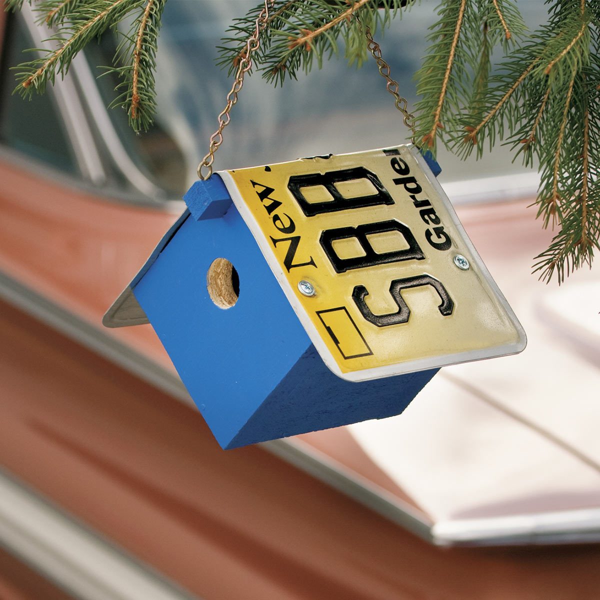 license plate birdhouse