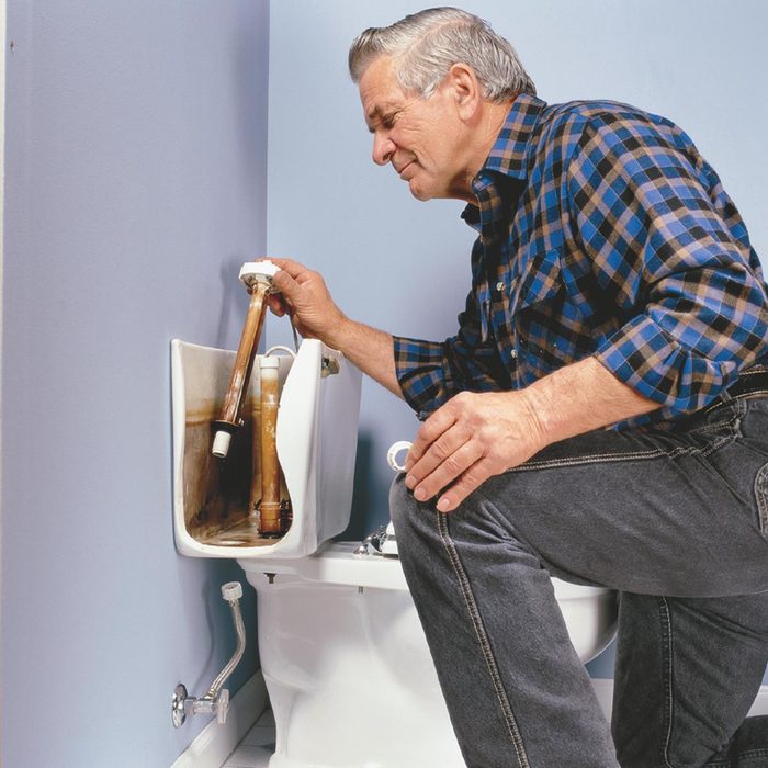 FH02SEP_02732_003@141% fix a running toilet