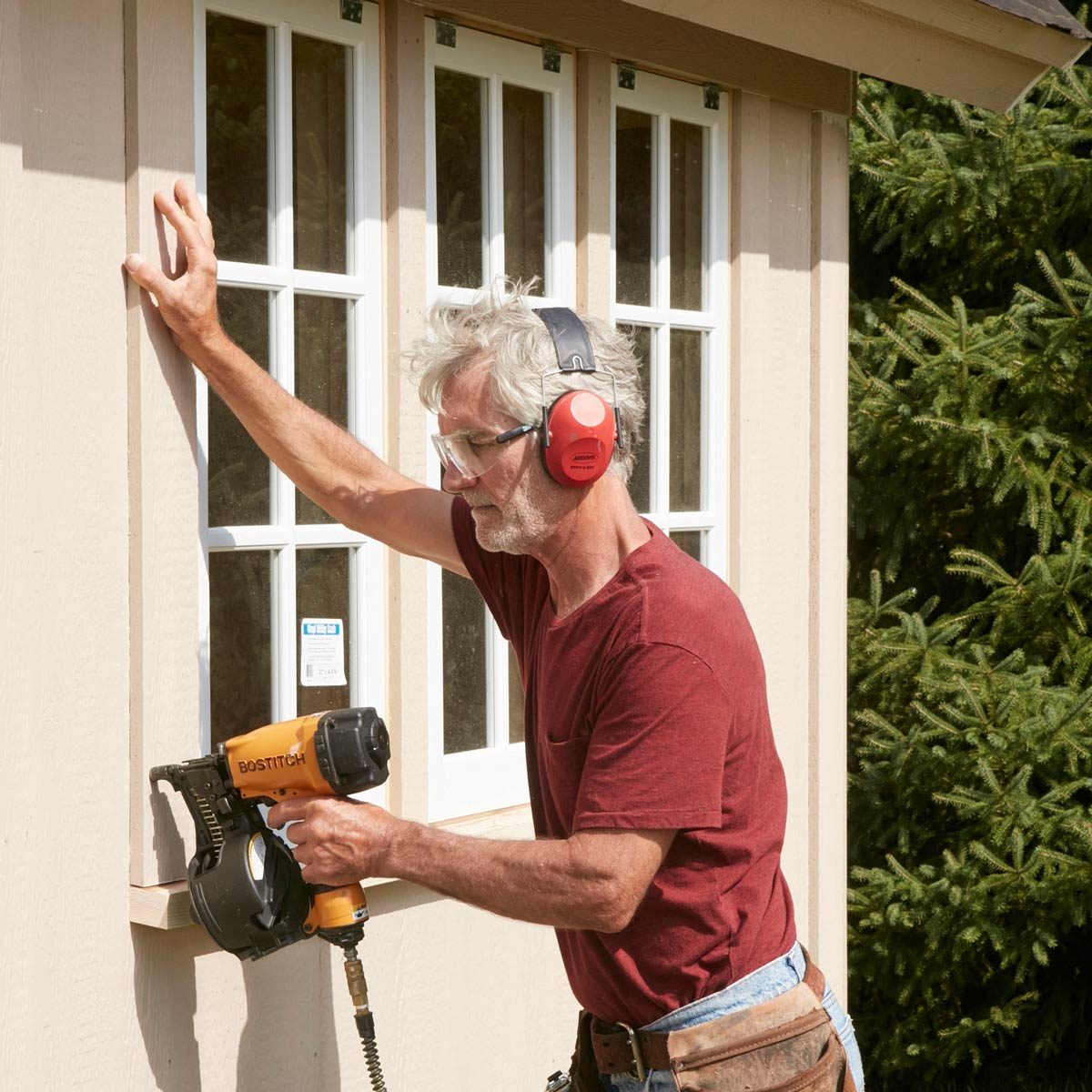 FH17JAU_580_50_191 pub shed trim the windows