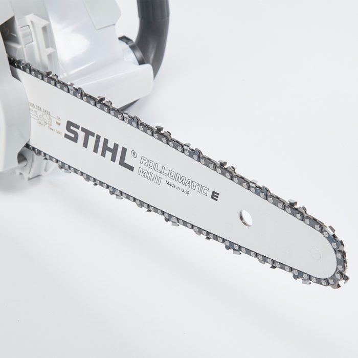 A chainsaw bar with a sharp chain is positioned against a neutral background, labeled with