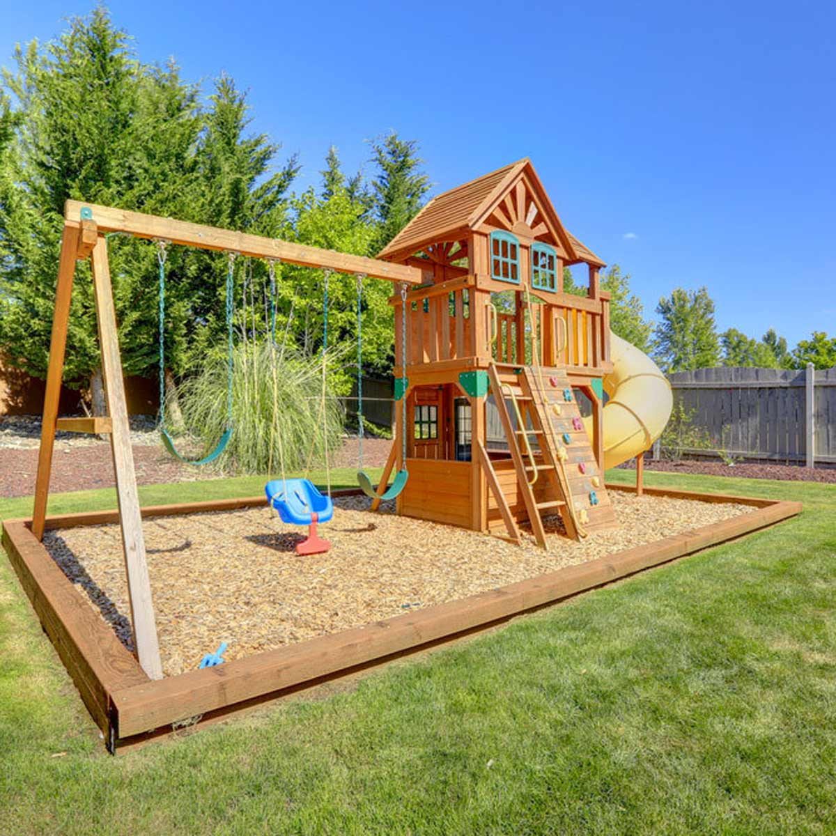 Homeowner’s Guide to Home Swing Sets