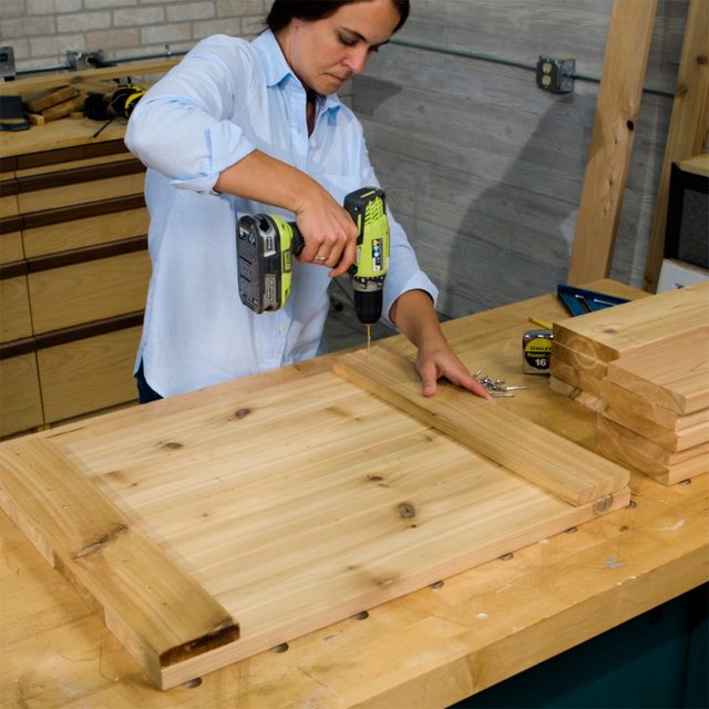 mini greenhouse braces on bottom