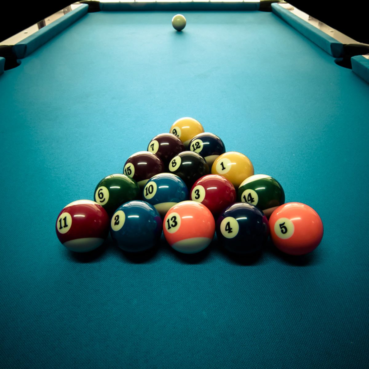shutterstock_115080739 pool table game room