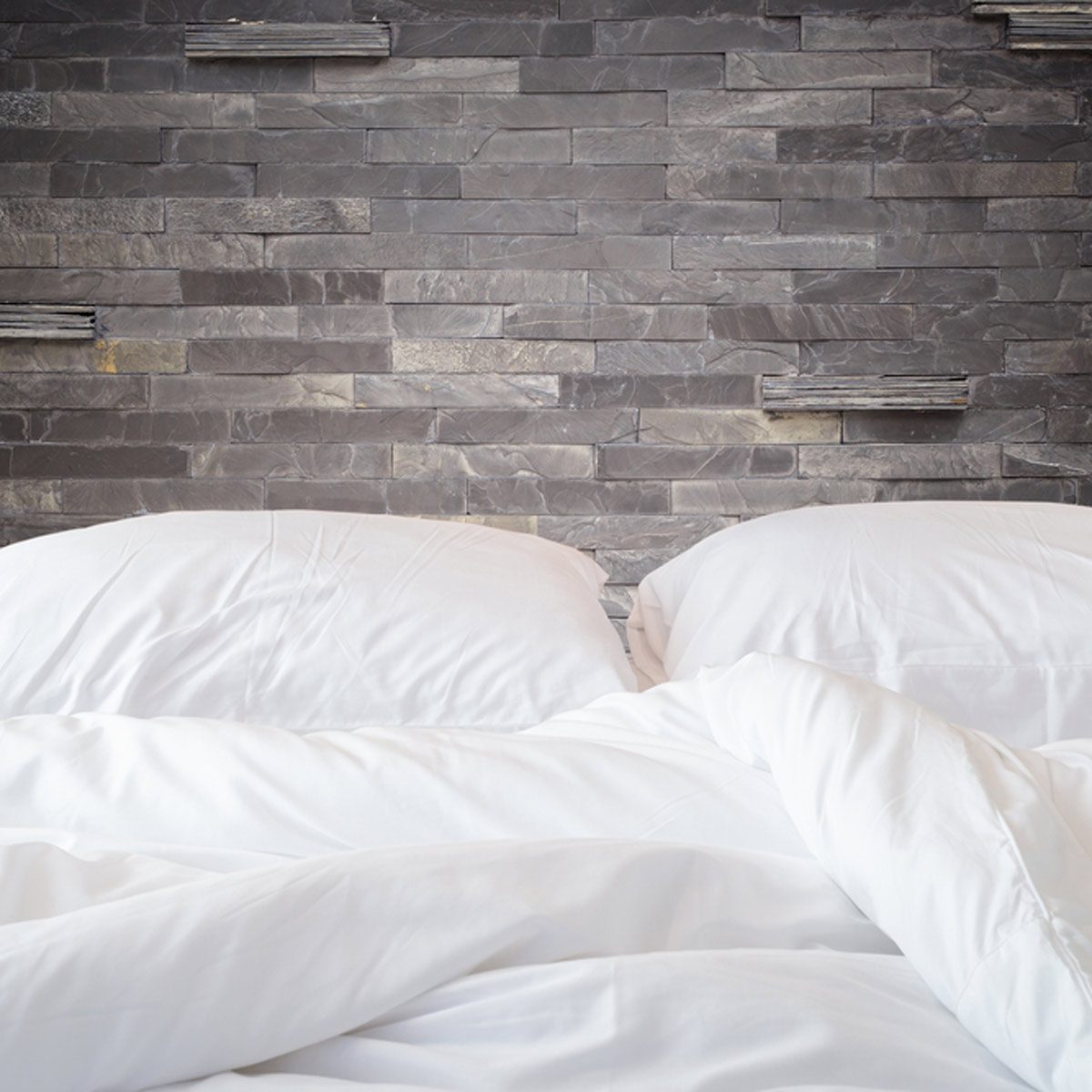 shutterstock_321657467 guest bedroom