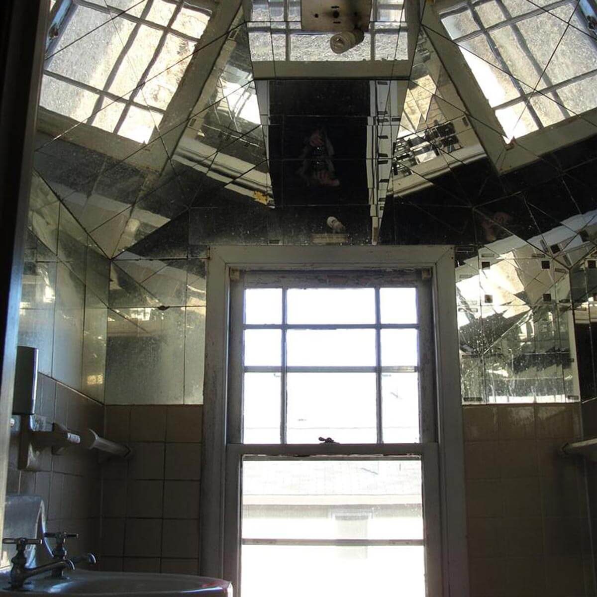 Wonder what the bedroom ceiling looks like?