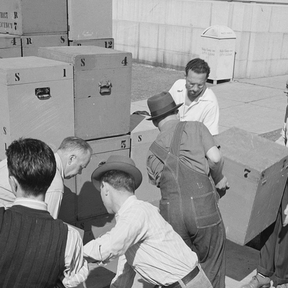 How to Downsize: Throw a Packing Party