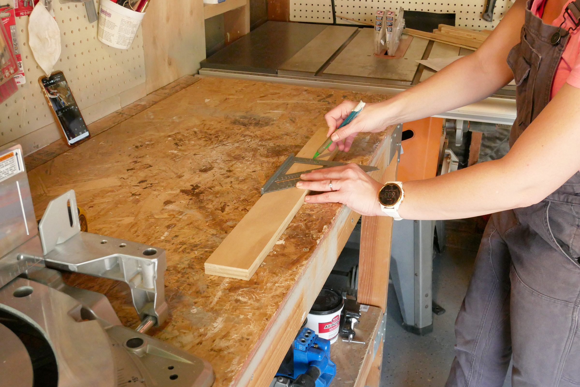 Step 1 A Speedsquarecama Brittany Joyner For Family Handyman Jvedit