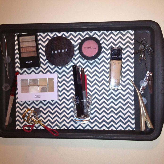 makeup-organizer-magnet