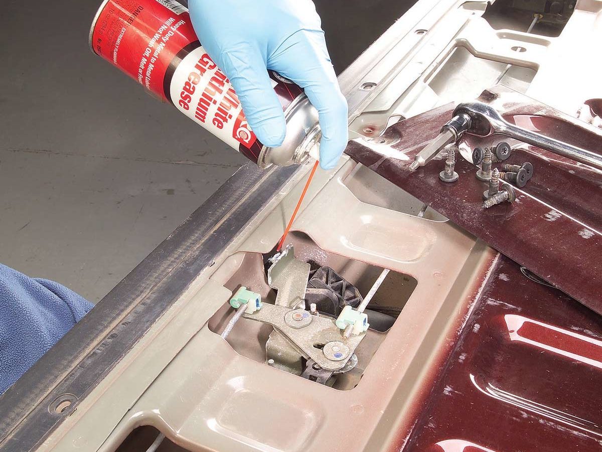 How to Lubricate a Power Liftgate and Fix a Non-Latching Tailgate
