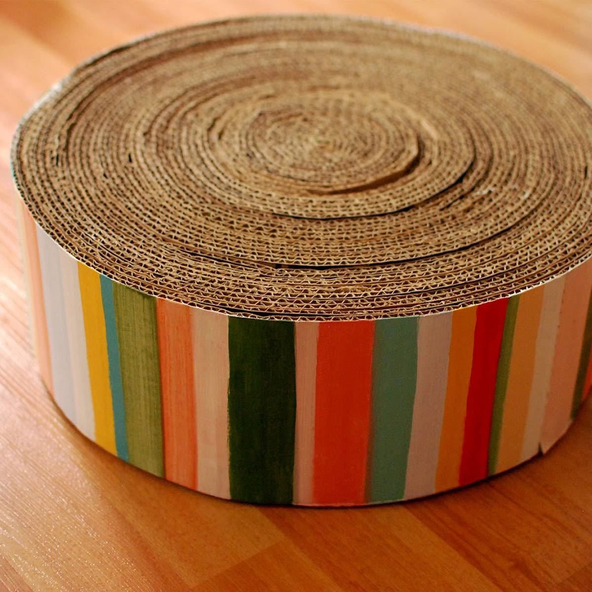 cardboard cat scratching post