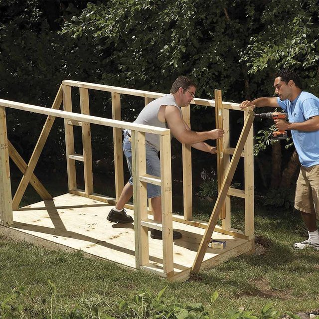 small outdoor storage sheds - installing purlins