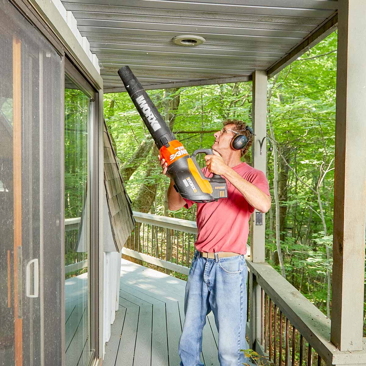 soffit blasting leaf blower