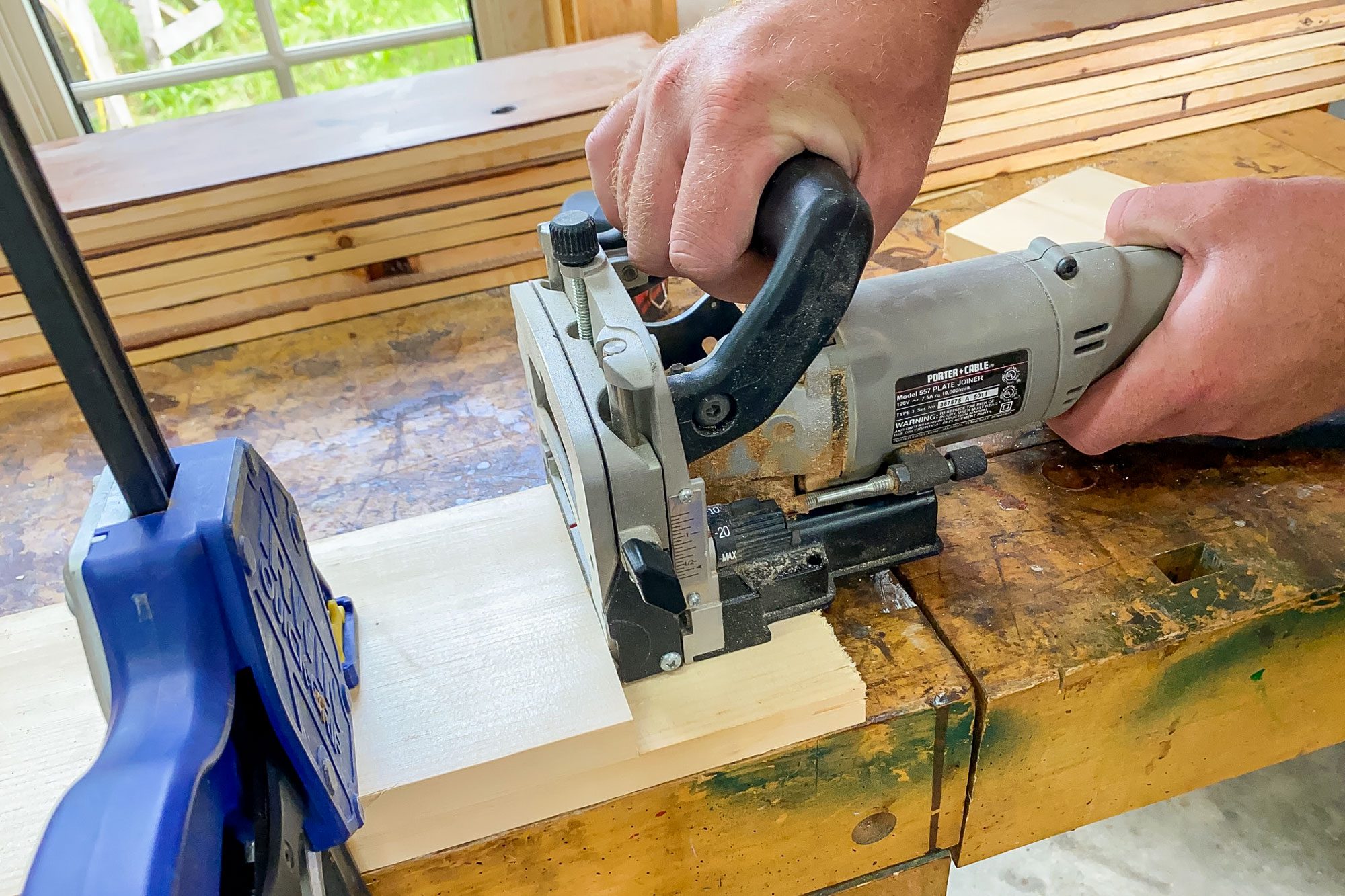 Plunging Grooves in Wooden with Biscuit Joiner