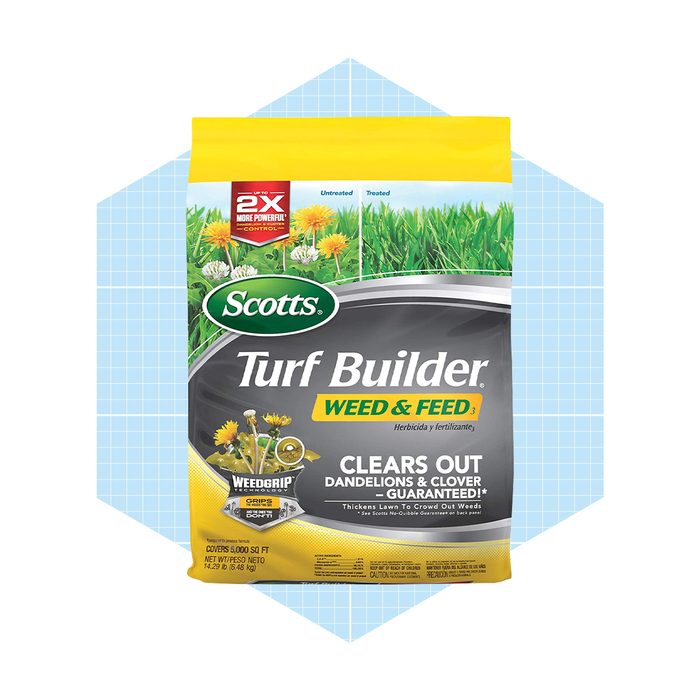 A bag of Scotts Turf Builder Weed & Feed is prominently displayed, advertising its ability to clear out dandelions and clover for healthier lawns.