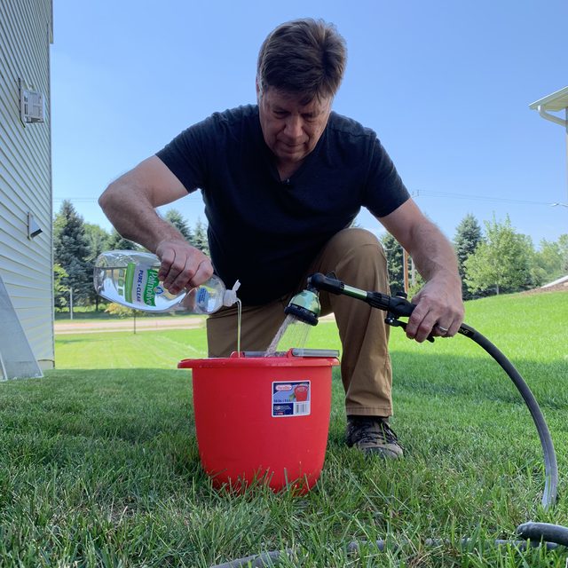 Cleaning Window Screens 3