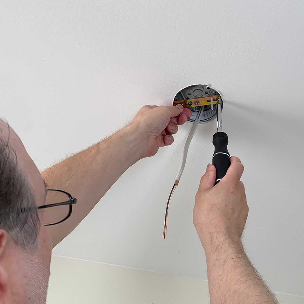 installing a pendant light step 1