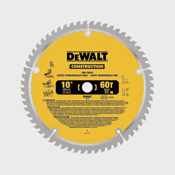 A circular saw blade is displayed, labeled 