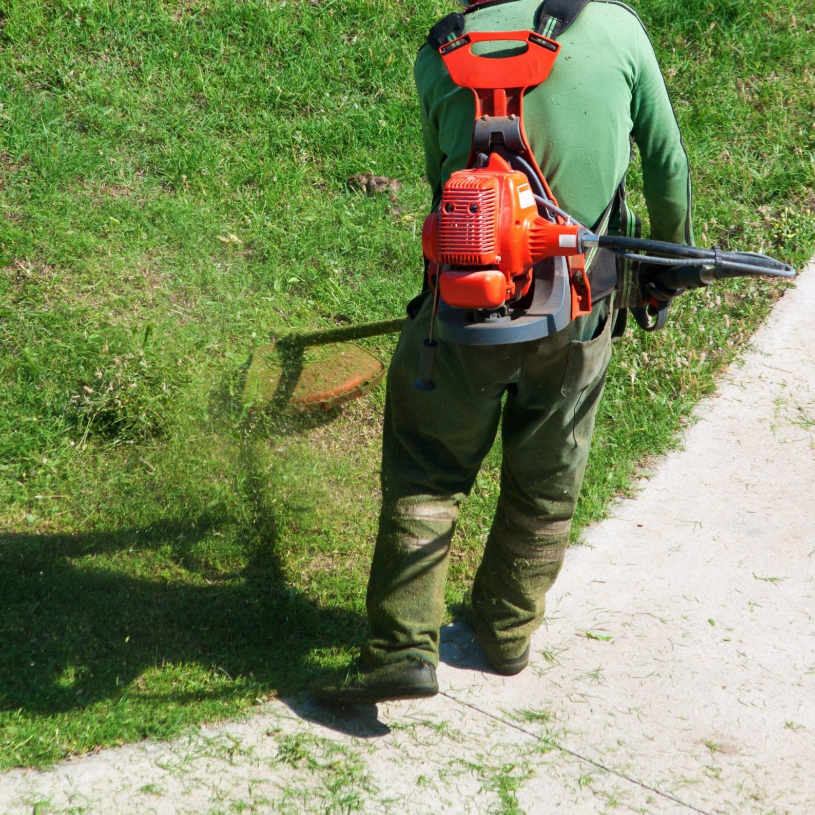 Find the Perfect Harness for Your Weed Eater, Weed Whacker or Grass Trimmer and Work in Comfort