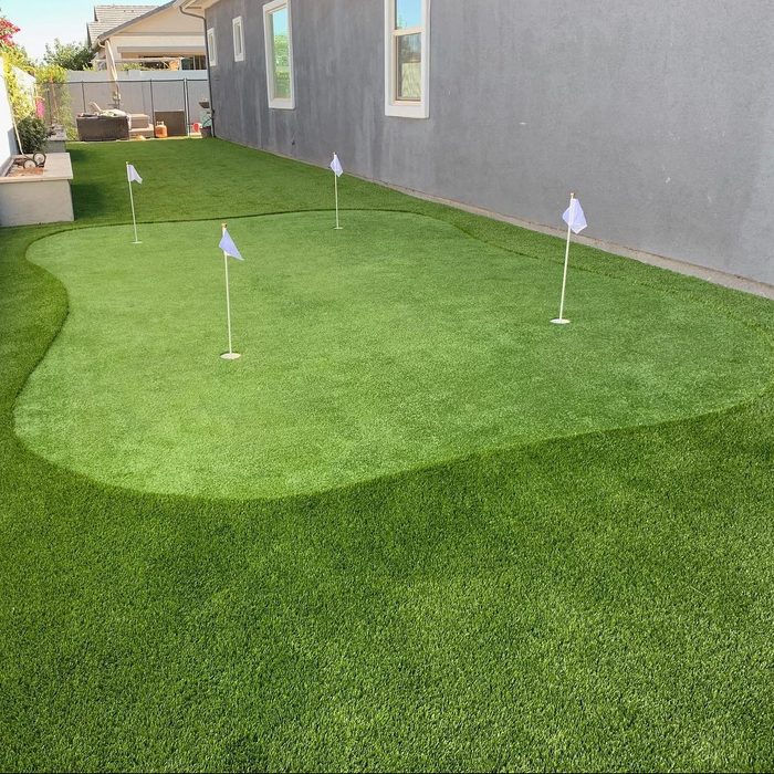 Putting Green Side Yard Via Cebuildersaz Instagram.com