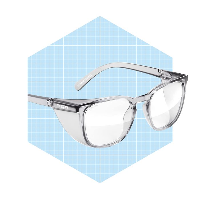 Transparent glasses are displayed, highlighting their design against a light blue grid background, emphasizing their clarity and style.