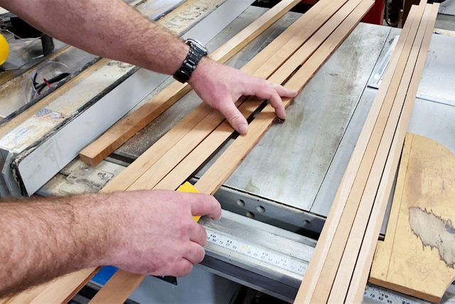 Prepare the inner and outer border strips