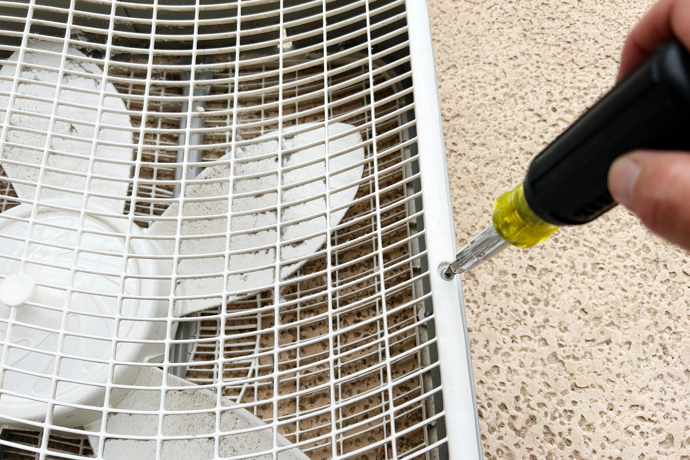remove fan grates