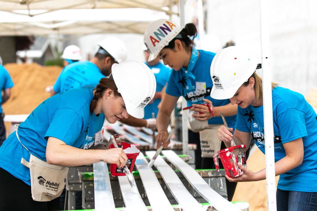8 Volunteer Opportunities Where You Can Flex Your DIY Skills