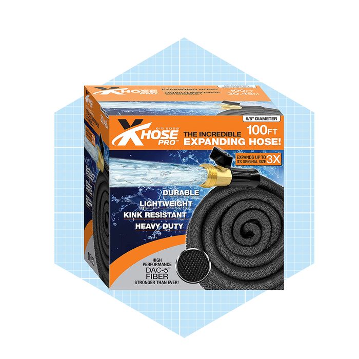 A packaged expanding hose is displayed, coiled and ready for use, with text emphasizing its durability, lightweight nature, and kink resistance.