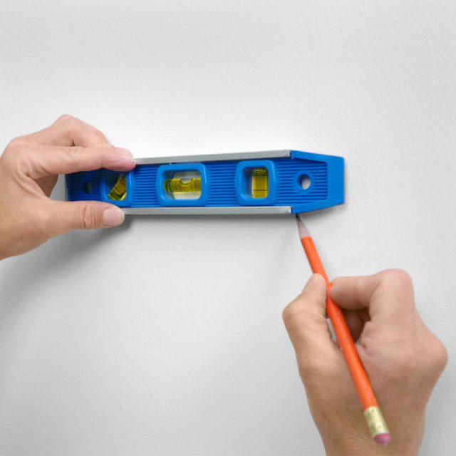 Fhmvs23 Pk 06 15 Hangpicturewithoutnails3