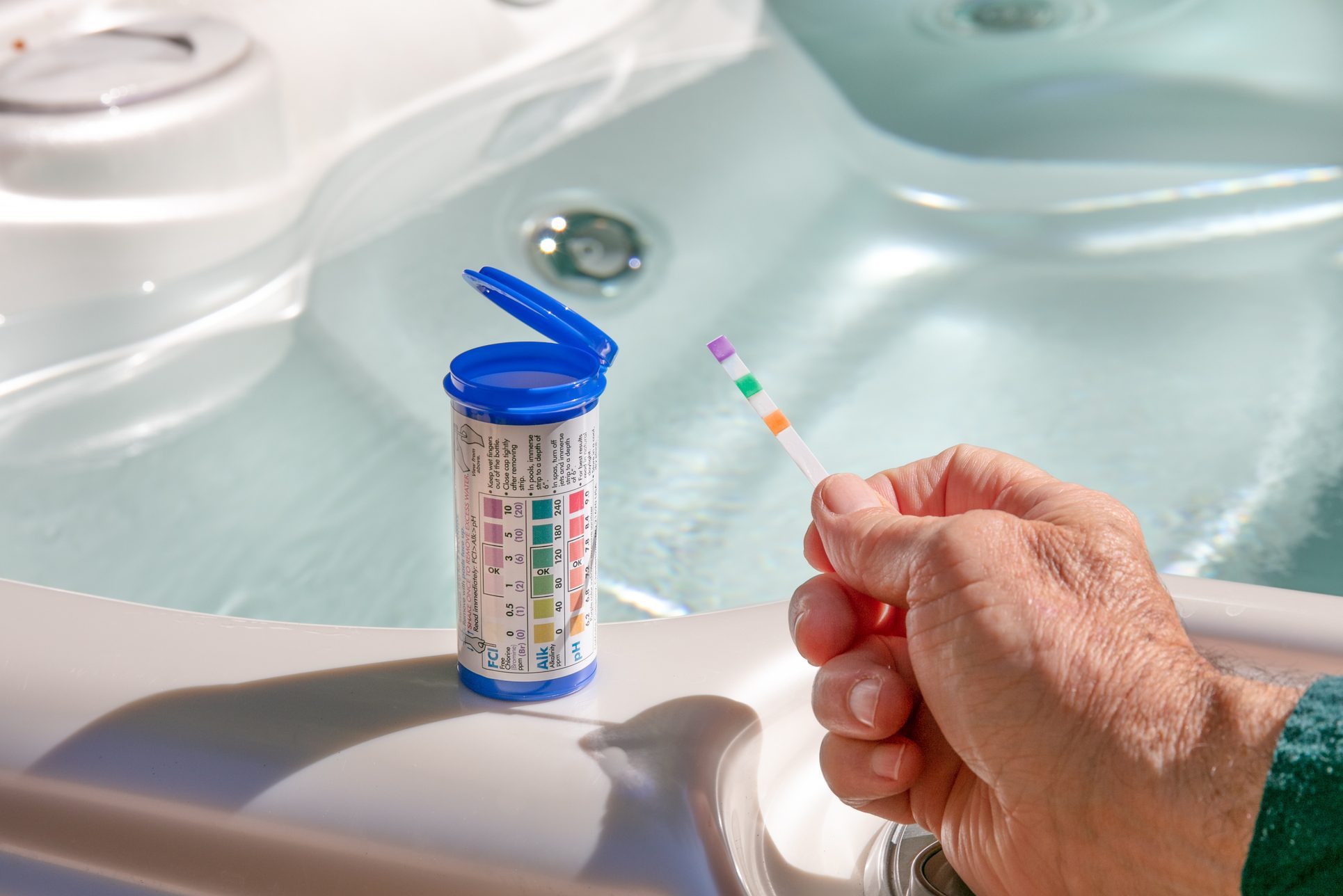 Here’s How to Lower the Alkalinity in a Hot Tub