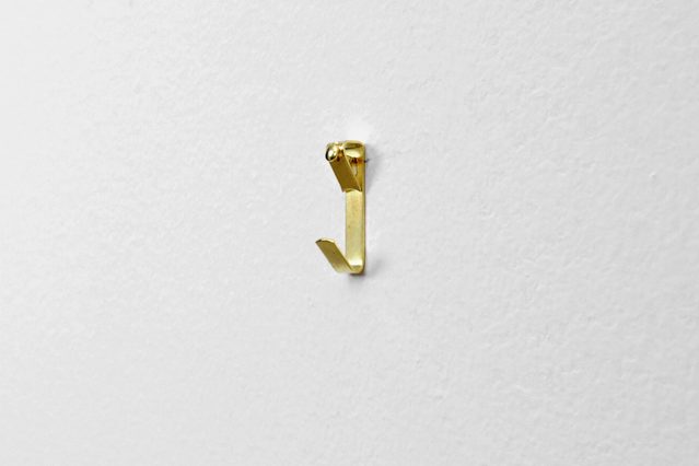 picture frame hook in the wall
