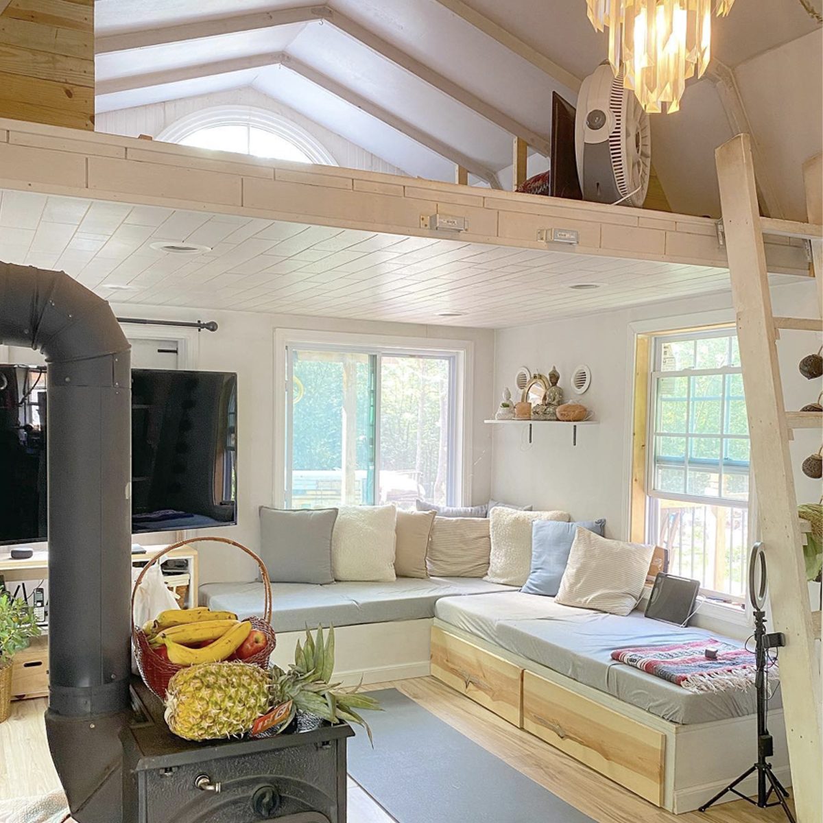 Multi Functional Furniture Courtesy @unitedtinyhouse Via Instagram