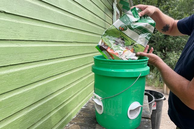 Feederstep4 Diy No Waste Chicken Feeder Karuna Eberl For Fhm Jvedit