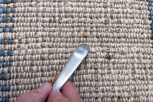 Clean A Jute Rug Jute Scrape With Spoon