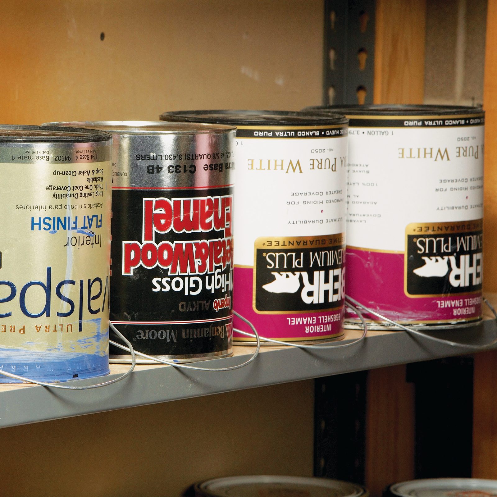 Does Storing Paint Cans Upside Down Actually Work?