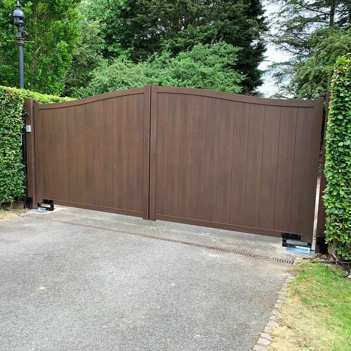 Wood Grain Aluminium Gate Courtesy Tfsaluminiumgates Instagram