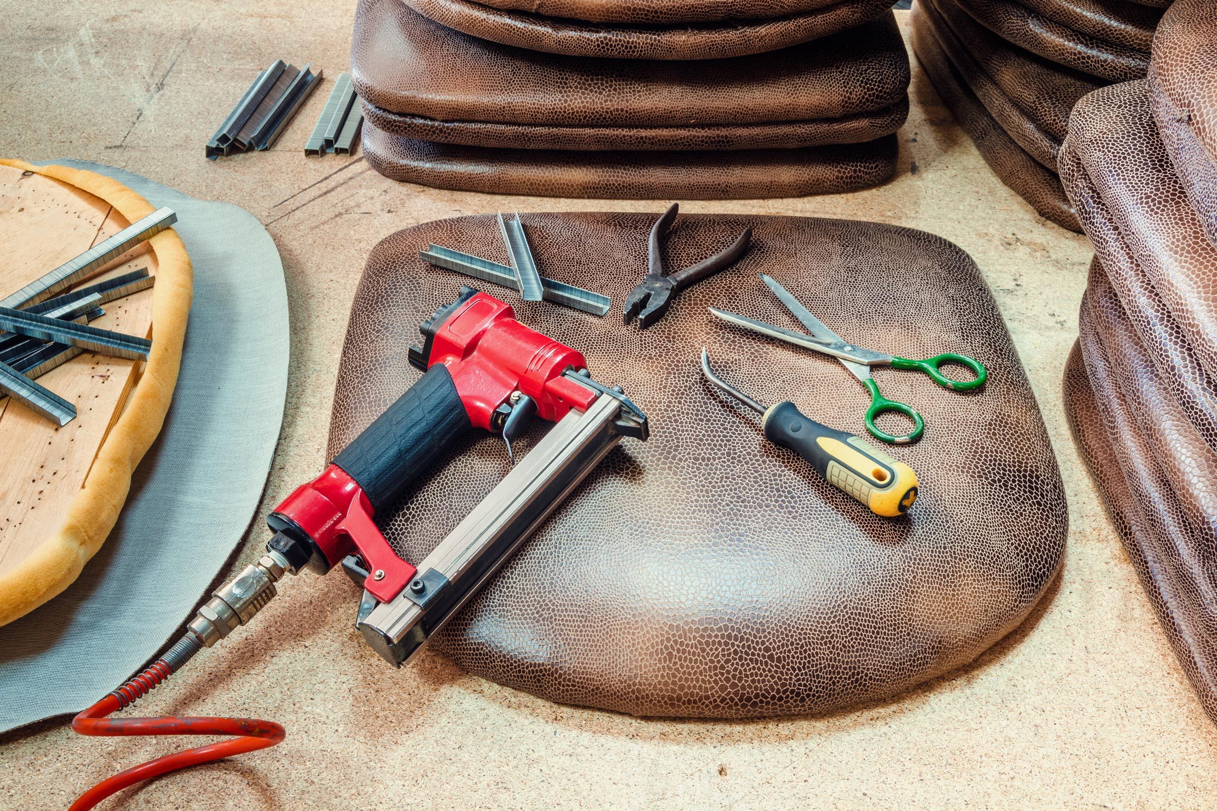 reupholdtering tools