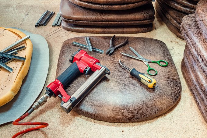 reupholdtering tools