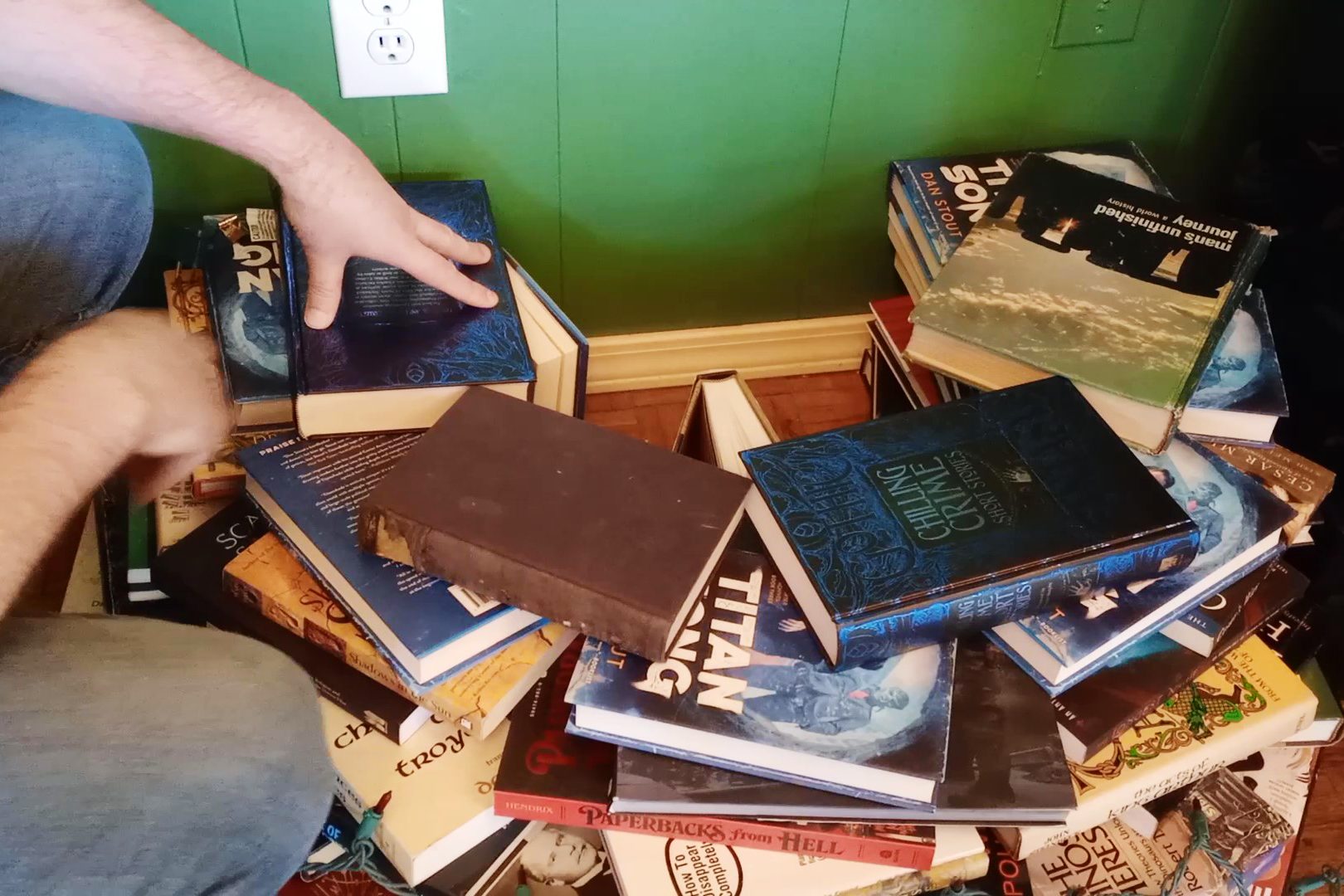 checking stability of book christmas tree