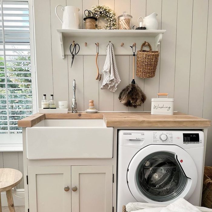 Fhm 10 Gorgeous Farmhouse Laundry Room Ideas Vintage Cleaning Finds