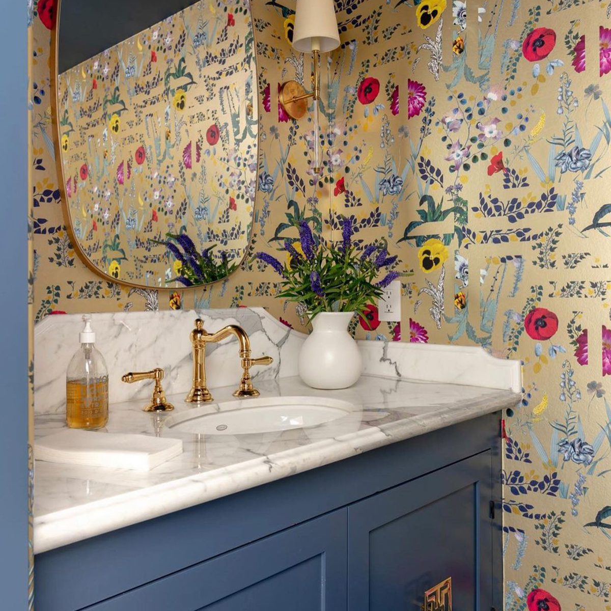 10 Blue Vanity Bathroom Ideas You