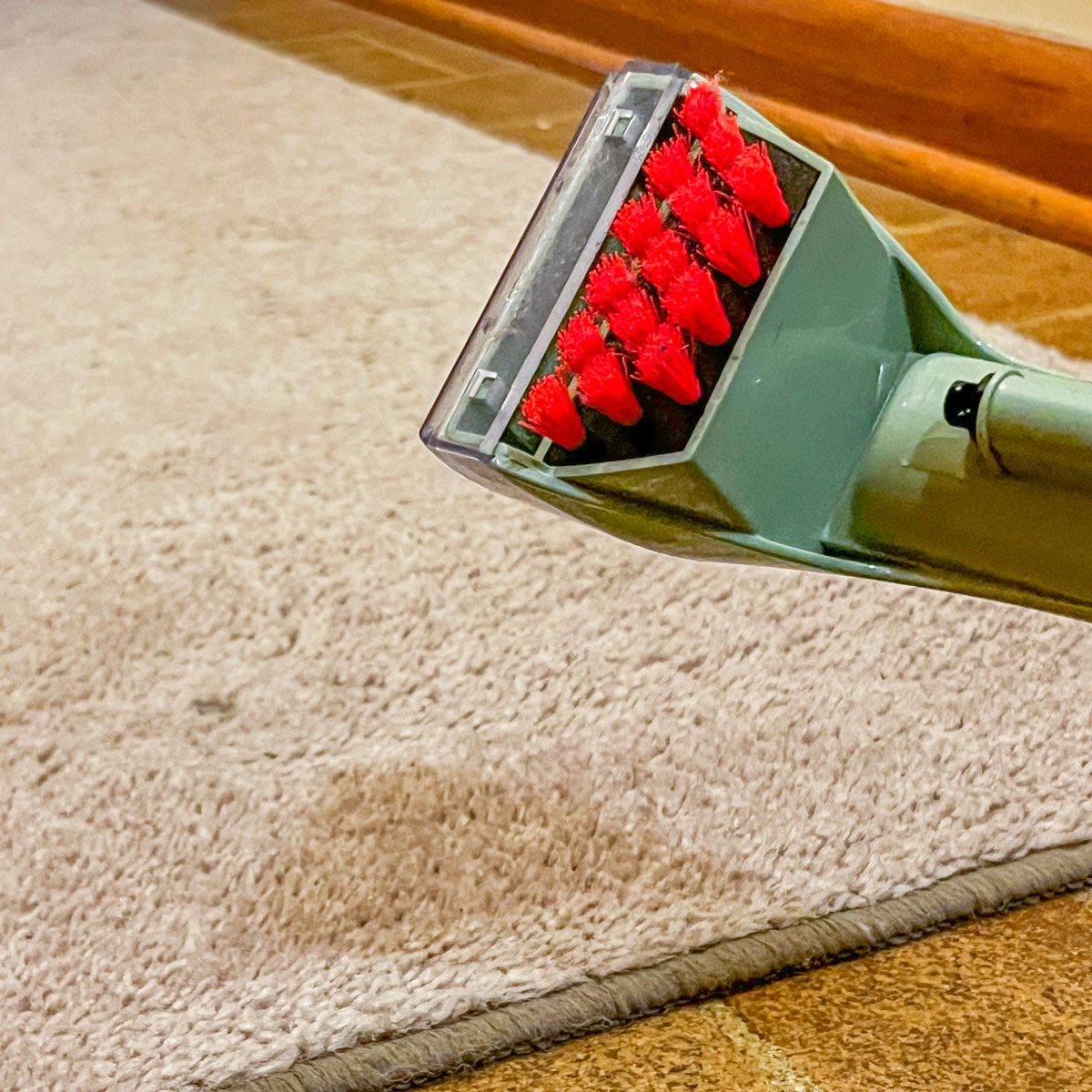 Great for cleaning carpet spots and upholstery