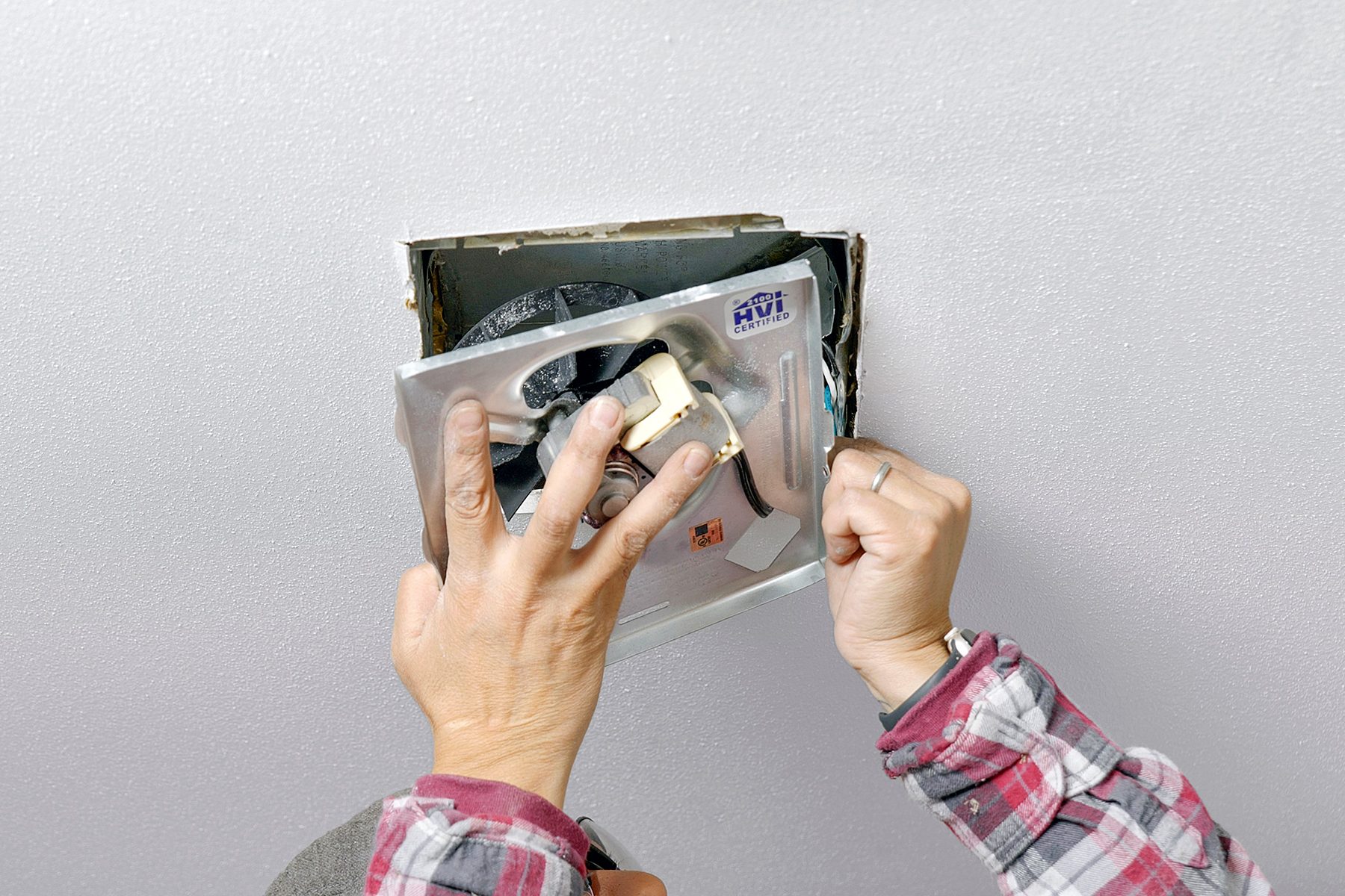 How To Replace A Bathroom Exhaust Fan Fhmvs23 Pk 11 07 Replacebathfan Step7