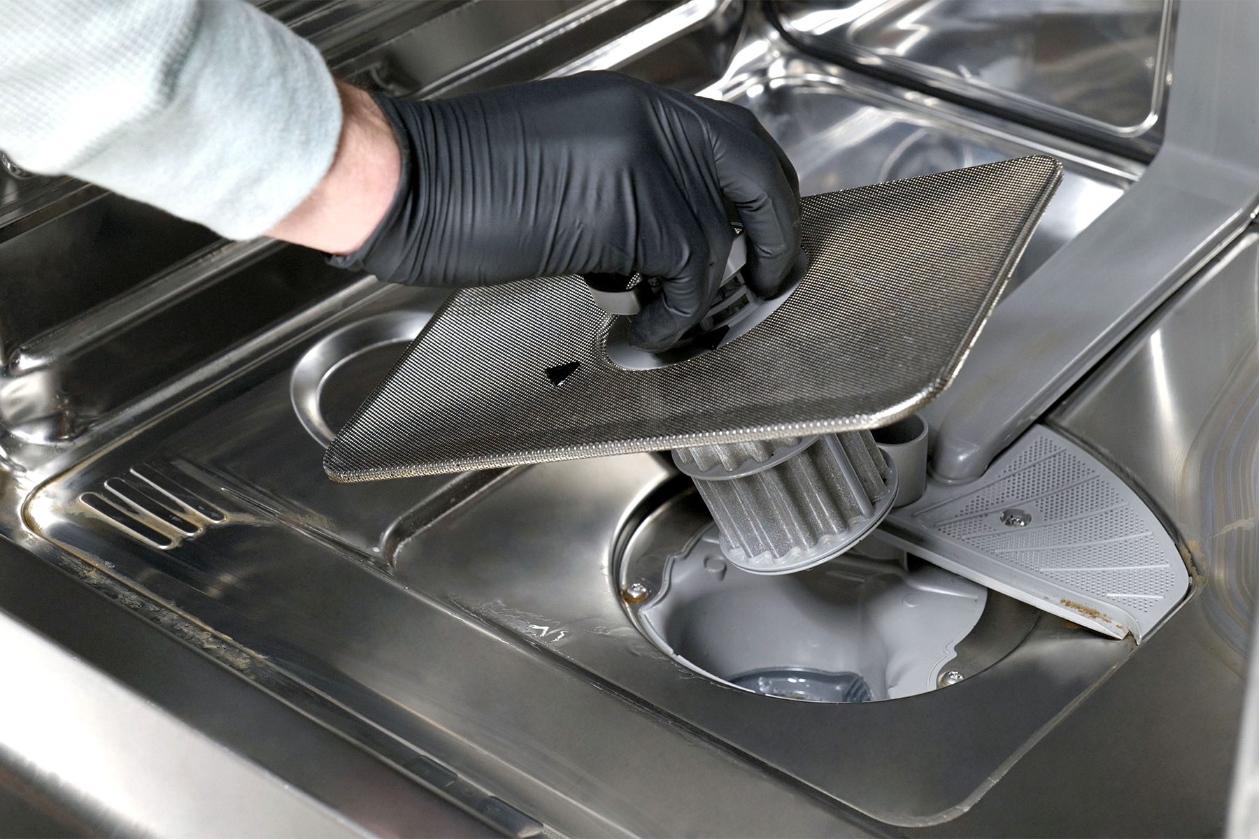 How To Clean A Dishwasher Filter And Spray Arm Fhmvs24 Pk 03 22 Cleandishwasherfilterandsprayarms Step3