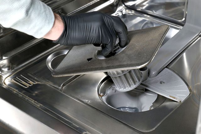 How To Clean A Dishwasher Filter And Spray Arm Fhmvs24 Pk 03 22 Cleandishwasherfilterandsprayarms Step3