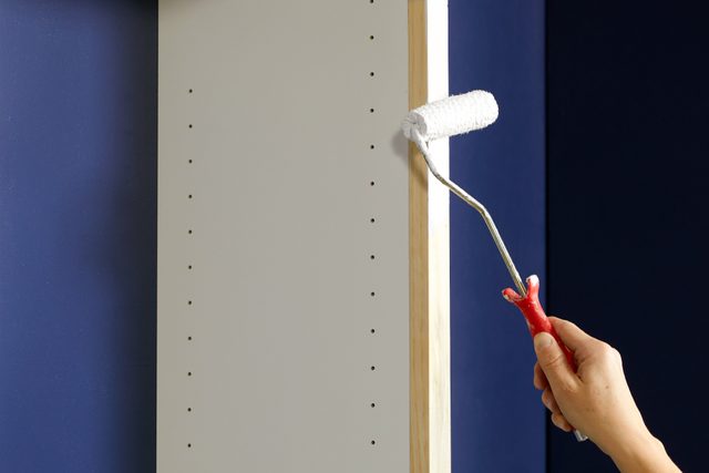 Build Built In Bookshelves- The Billy Bookcase Hack Prep, prime and paint