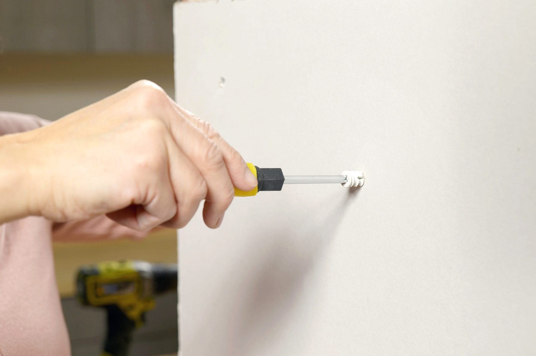 [please Insert Image 'fhmvs23 Pk 12 8 Drywallanchors Step2a.jpg' Here Fhmvs23 Pk 12 8 Drywallanchors Step2a