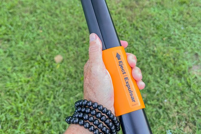 Fiskars Deluxe Stand Up Weeder Product Features